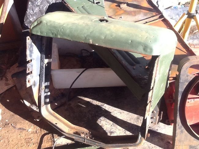 Radiator U mounting frame