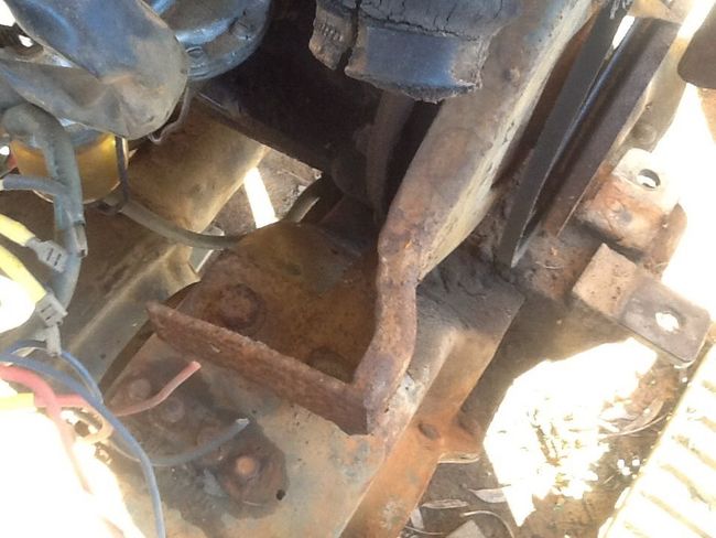 Front engine mount using 25 inch
