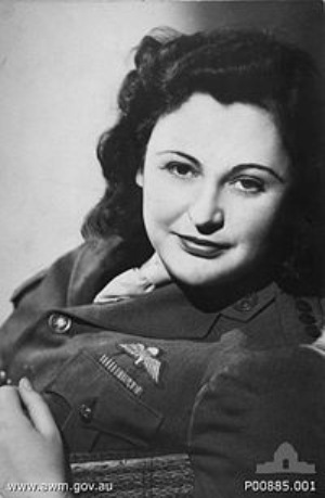 200px-nancy_wake_1945_thumb_2_