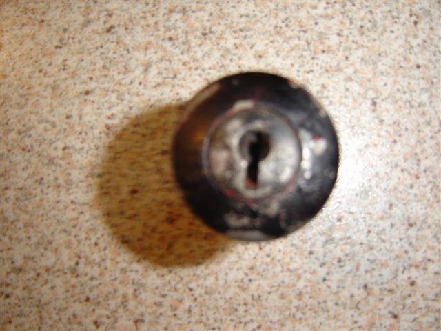 early glove box door lock