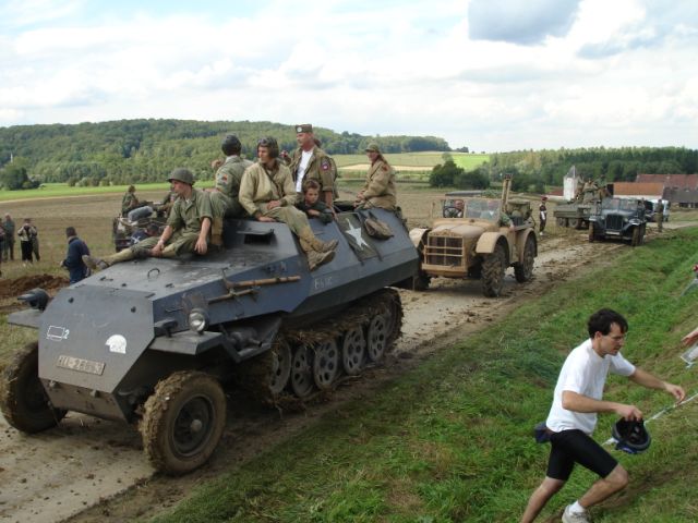 Tanks in town 06