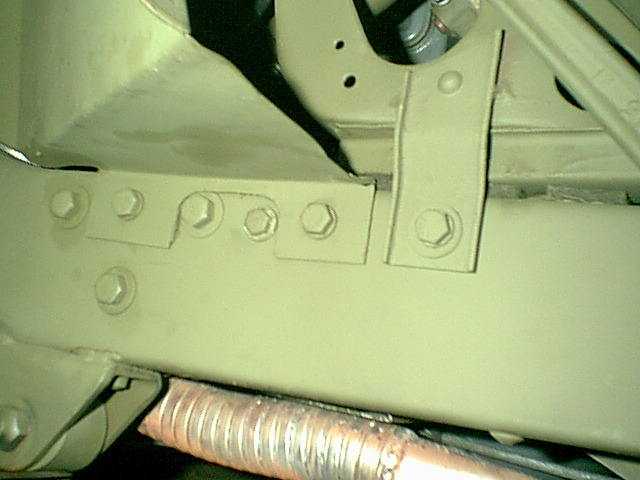 Drivers_side_fender_brace_2