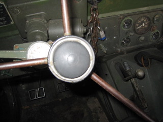 Horn_button_-_M151_and_A1