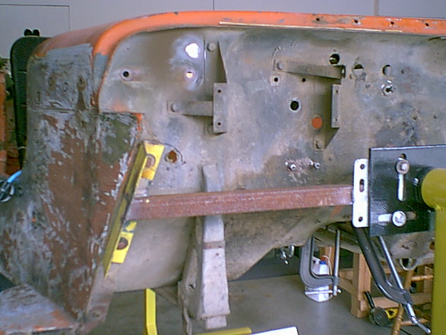 Jeep_f_mark_from_a_distance