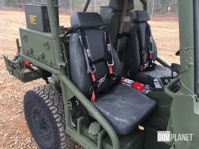 M1163_Seat_Harness_View