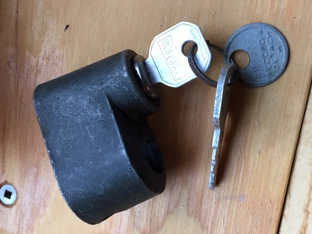 MB_GPW_spare_tire_lock
