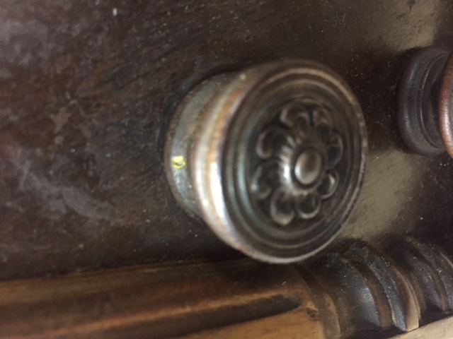 Silvertone_knob_4