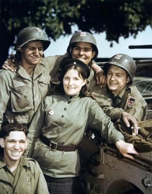 Troops_with_Female_Russian_Soldier1