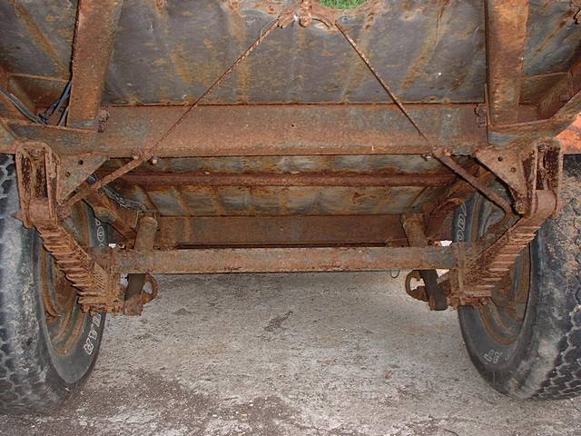UNDER_SIDE_VIEW_2_