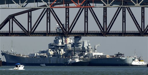 USS-Iowa-Move_McGl-3