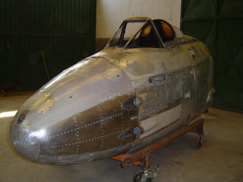 gloster-1