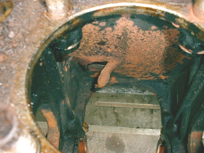00-Jap_tank_eng_hole