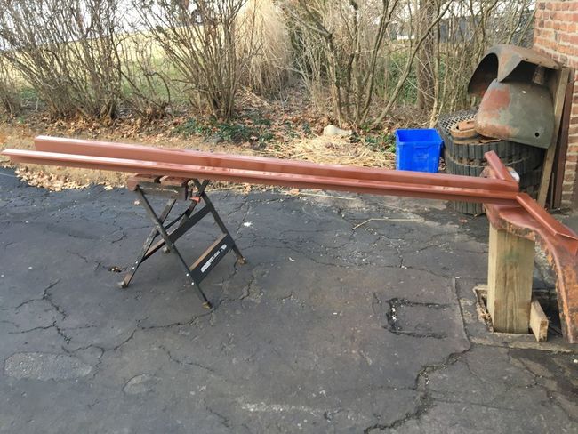 Perimeter rail