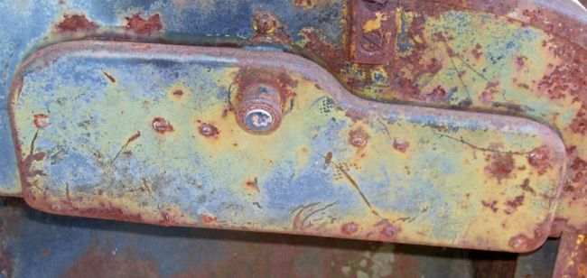 glove box door, no data plates