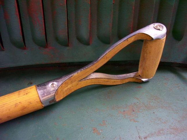 Salesman's Sample shovel handle