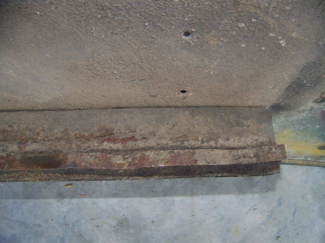 100018 hood deflector strip