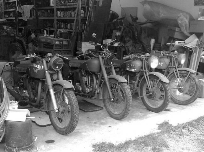 13102009633_Black_and_white