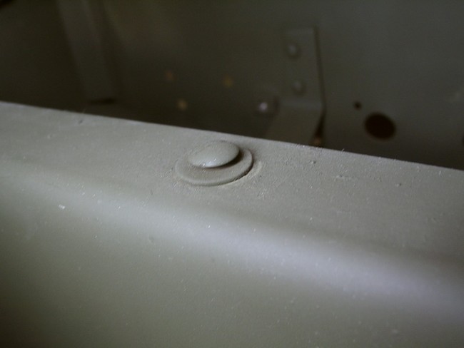 2006_01180001_gpw_dash_bottom_bolt