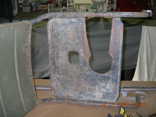 2006_04050001_gpw_seat_driver_hole