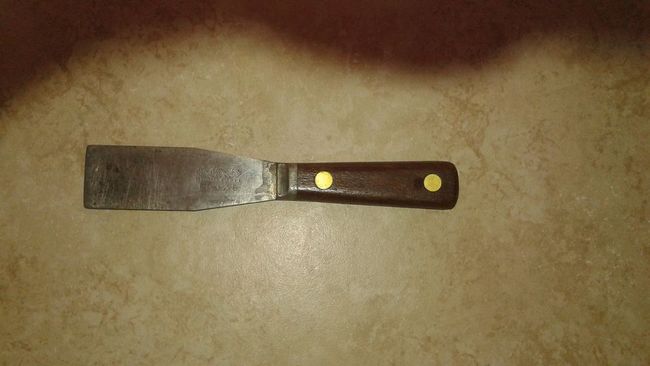 Red Devil Putty Knife