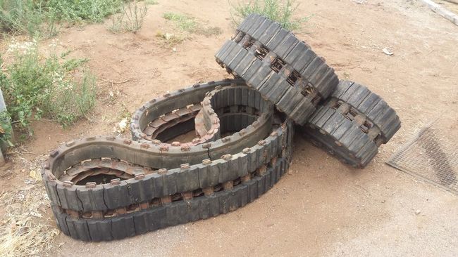 Old tracks, bogies