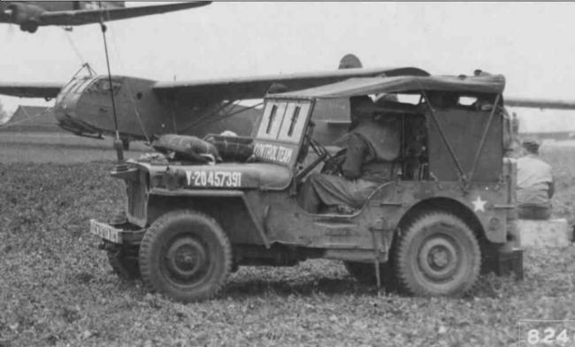 20457391_W_USAF2_radio_jeep7_B