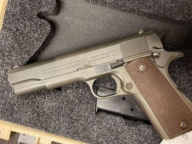 1945 Colt 1911A1