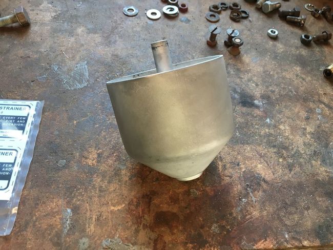 Fuel strainer bowl