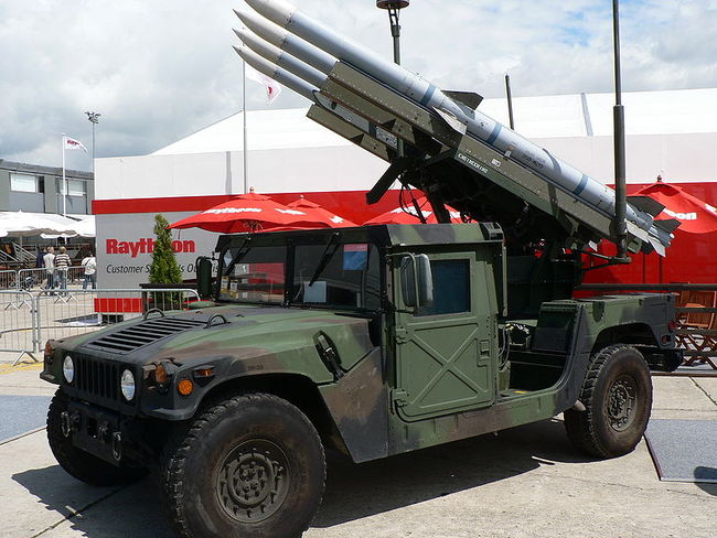 800px-SAM-HMMWV