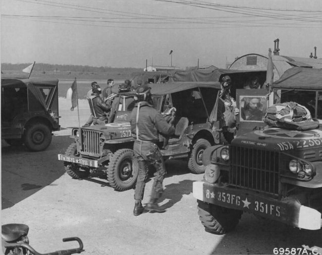 8th AF bumper markings