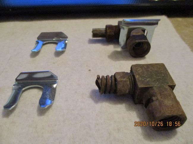 90_Deg_Blocks_and_Spring_Clips