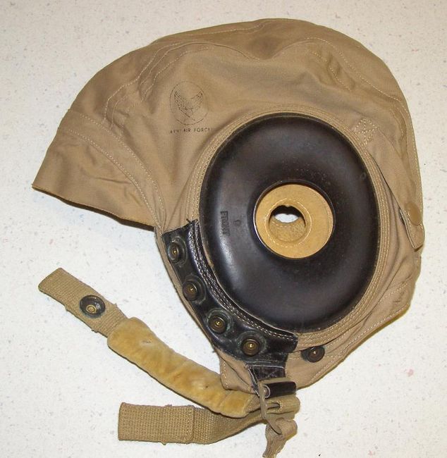A-10A_Flight_Helmet_001