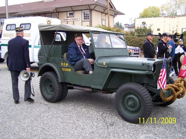 Auburn_Veterans_Day_Parade_2009_011-1