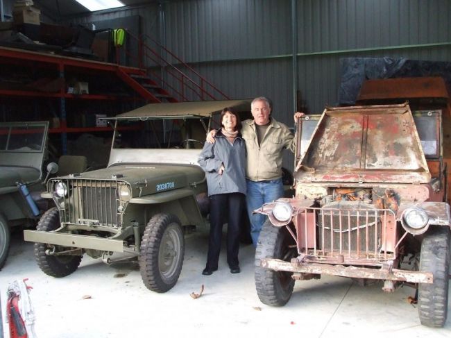 Bantam_with_the_proud_owners_in_shed1