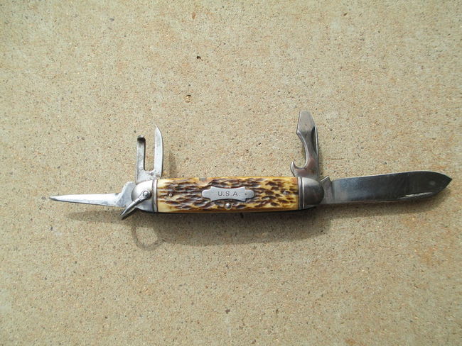 WW2 Camillus Bone Grip Pocket Knife