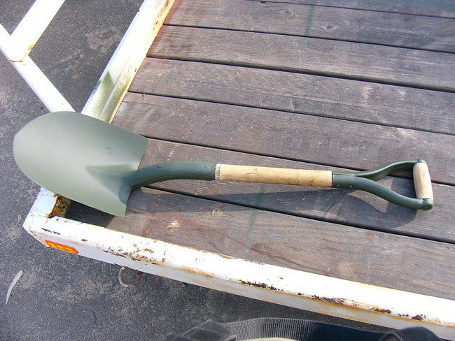 Canvas_and_shovel_042