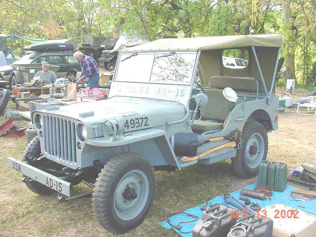 Chucks_Navy_jeep_left_side