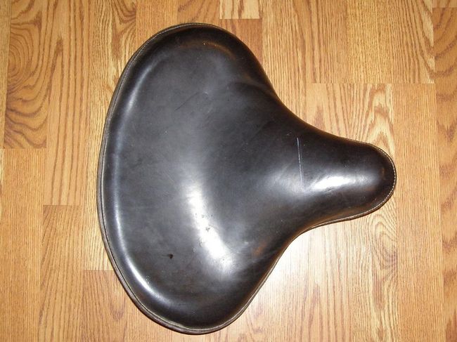 Cushman_53_Seat_01