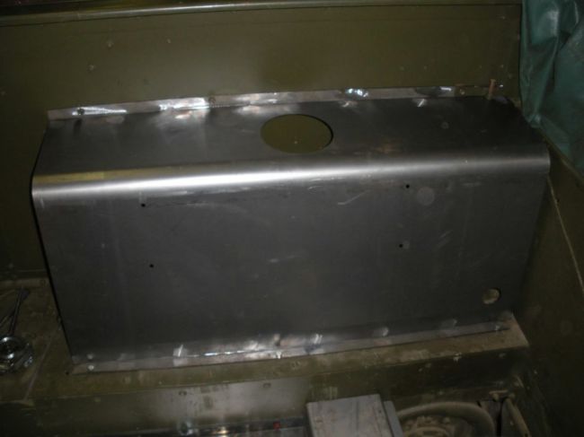 Left fuel tank shield