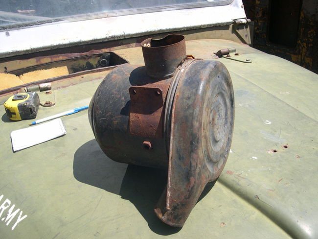 M151 air cleaner1