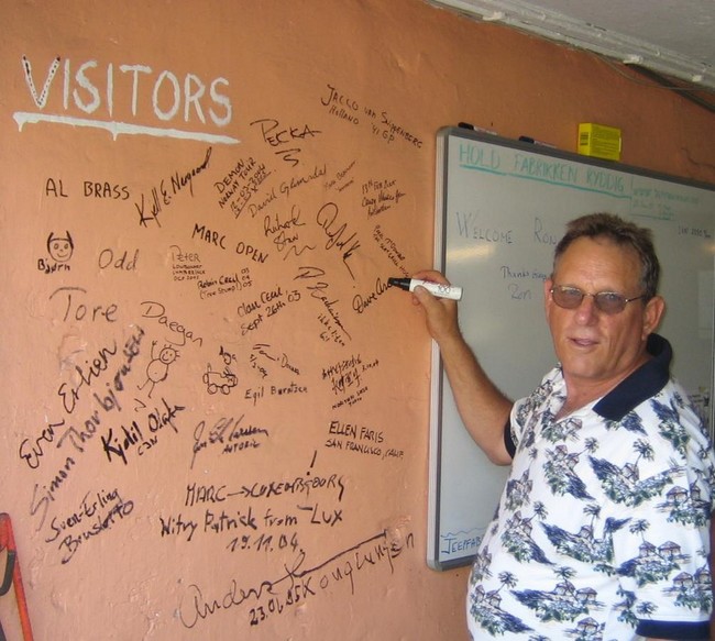 DAVE SIGNING THE WALL