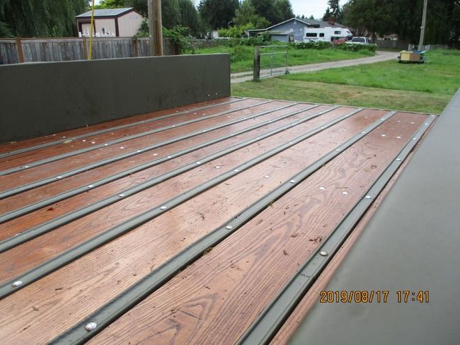 Finishing_Plank_Installation_1_