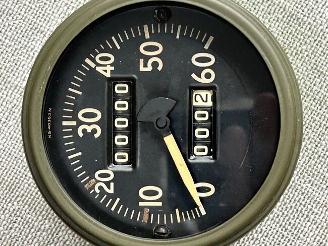 Front_bezel_close1