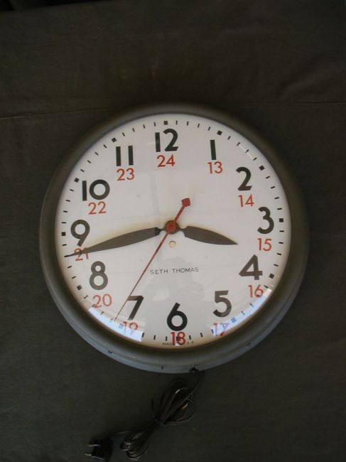 WW2 Army Issue Office Clock
