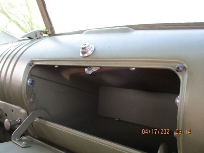 Glove_Box_Door_Bumpers_2_