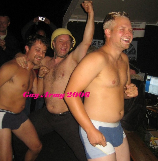 Guy_Army_dance