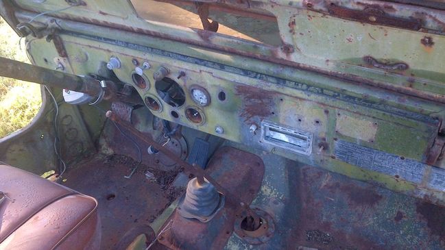 dash of radio jeep
