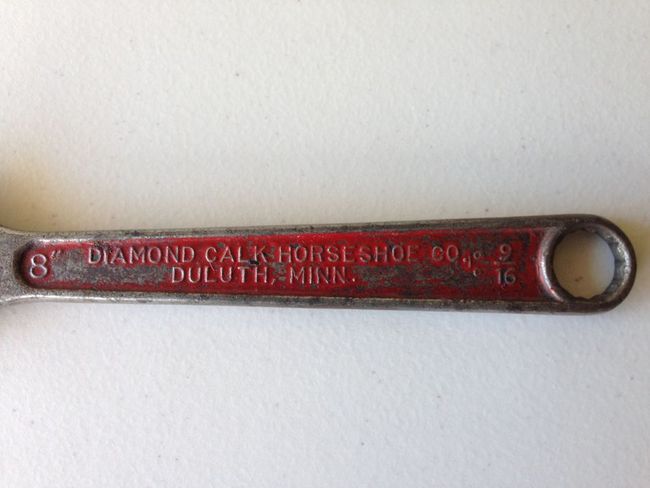 Diamond calk wrench