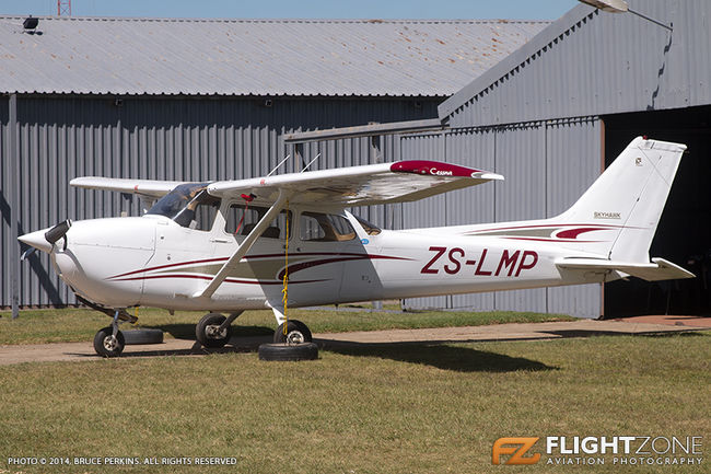 Cessna 172 Skyhawk ZS-LMP Ermelo Airfield FAEO