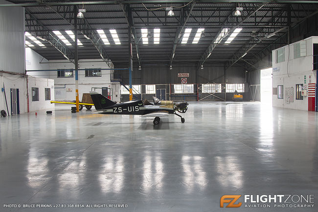 Carel Van Aswegen Bergwind ZS-UIS Rand Airport FAGM Placo Hangar